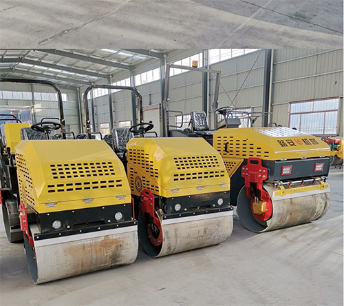 全液壓3噸壓路機圖片