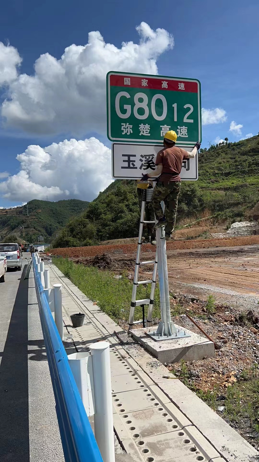 交通标志杆厂家 专业供应 交通道路标志杆 诚信经营 喷塑处理图片