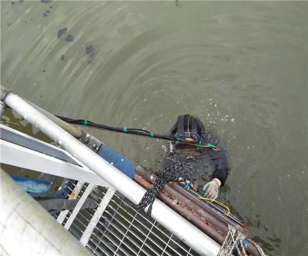 污水厂清淤 河道疏通 污水清淤 水下清淤工程【江苏华众高空建修防腐有限公司】图片