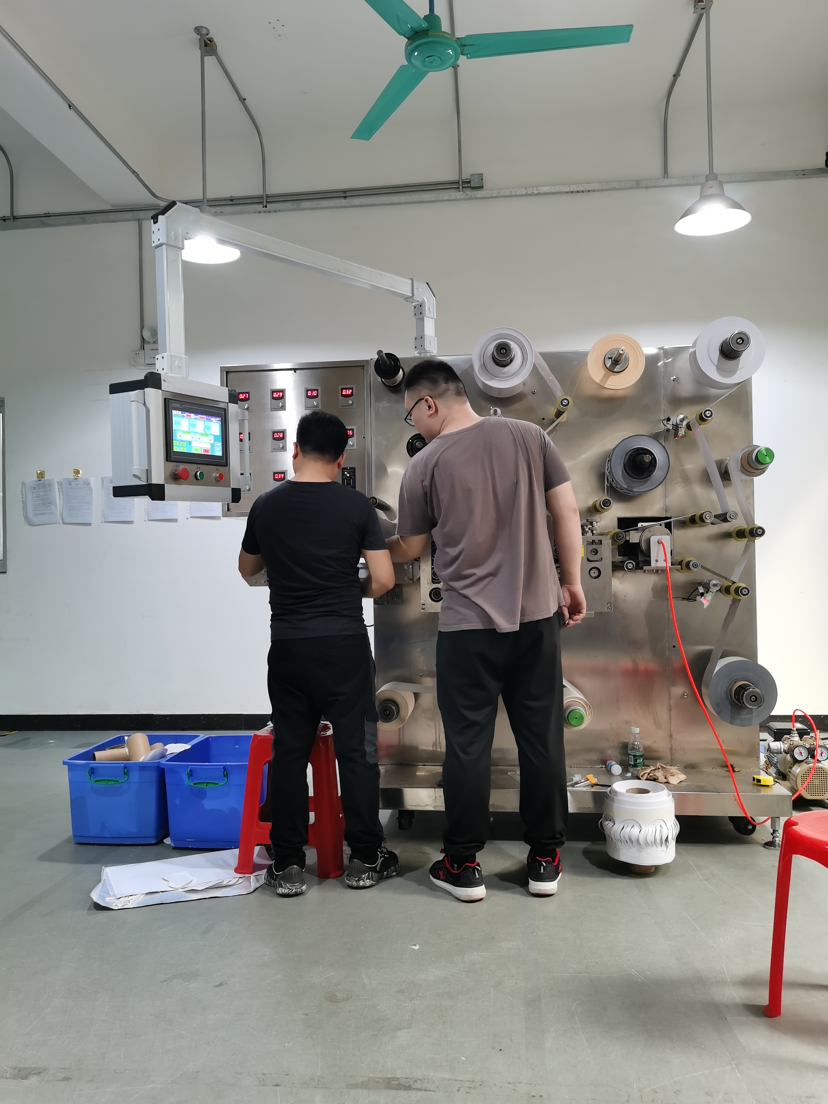 全自動(dòng)膏藥貼片機(jī)圖片/全自動(dòng)膏藥貼片機(jī)樣板圖 (3)