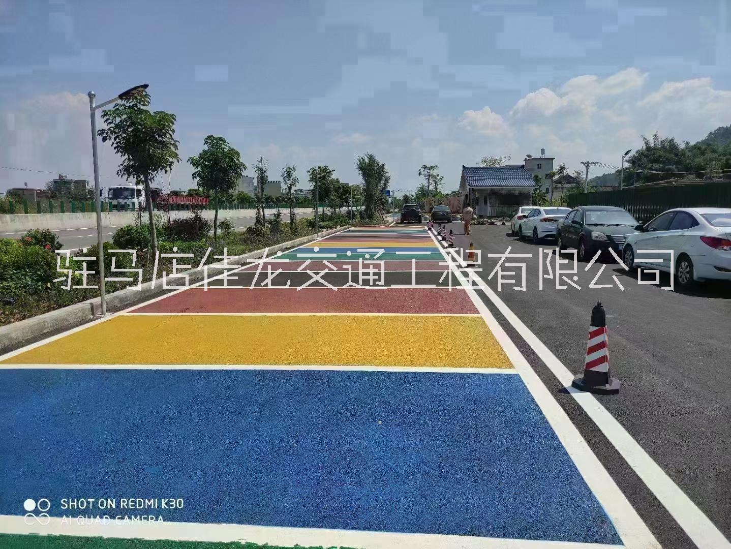 停车场车位划线  道路划线 工业园划线 停车场车位划线 道路公交站划线图片