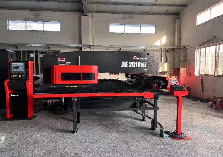 數(shù)控轉(zhuǎn)塔沖床圖片/數(shù)控轉(zhuǎn)塔沖床樣板圖 (2)