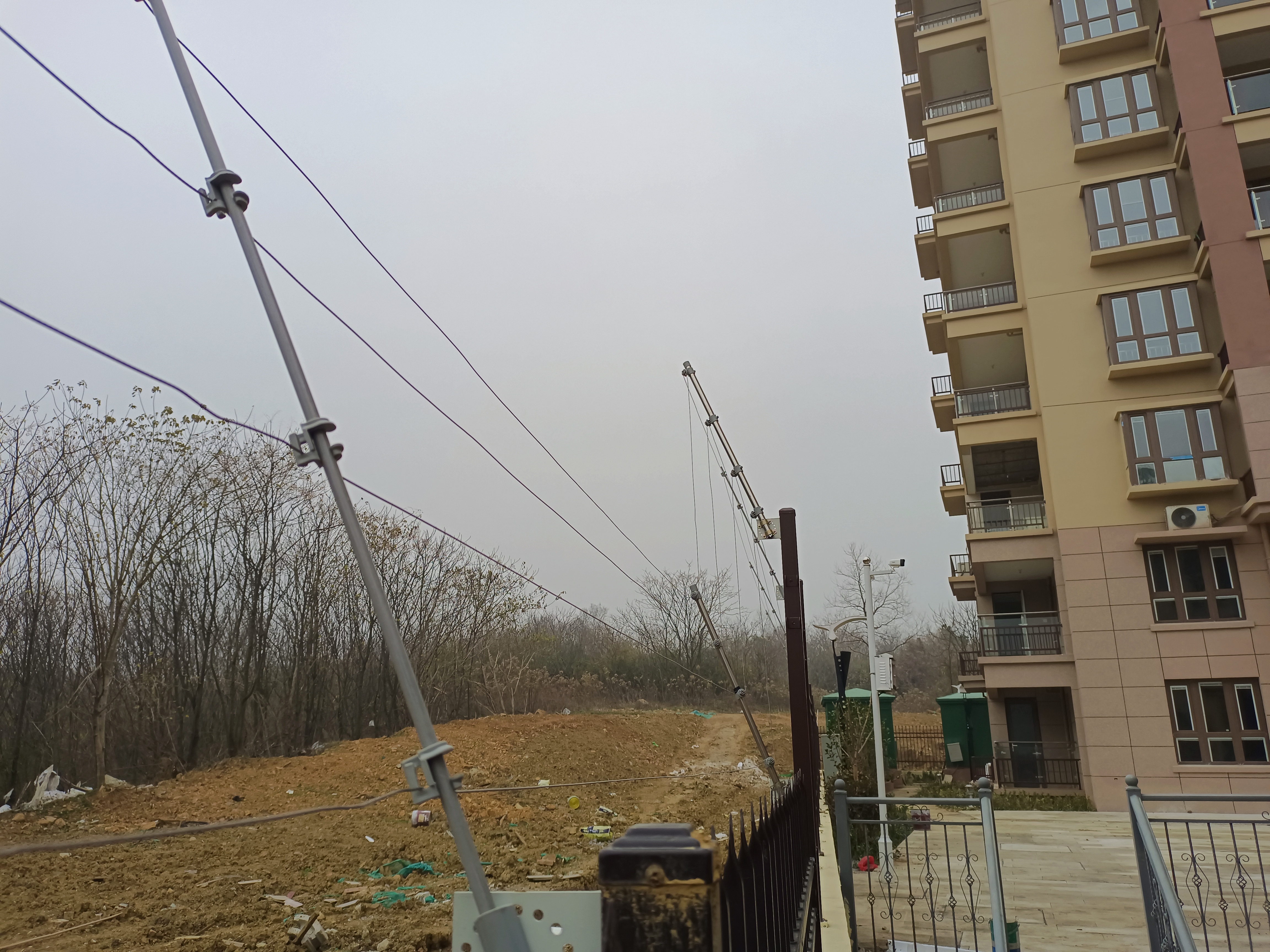 電子圍欄安裝圖片/電子圍欄安裝樣板圖 (2)