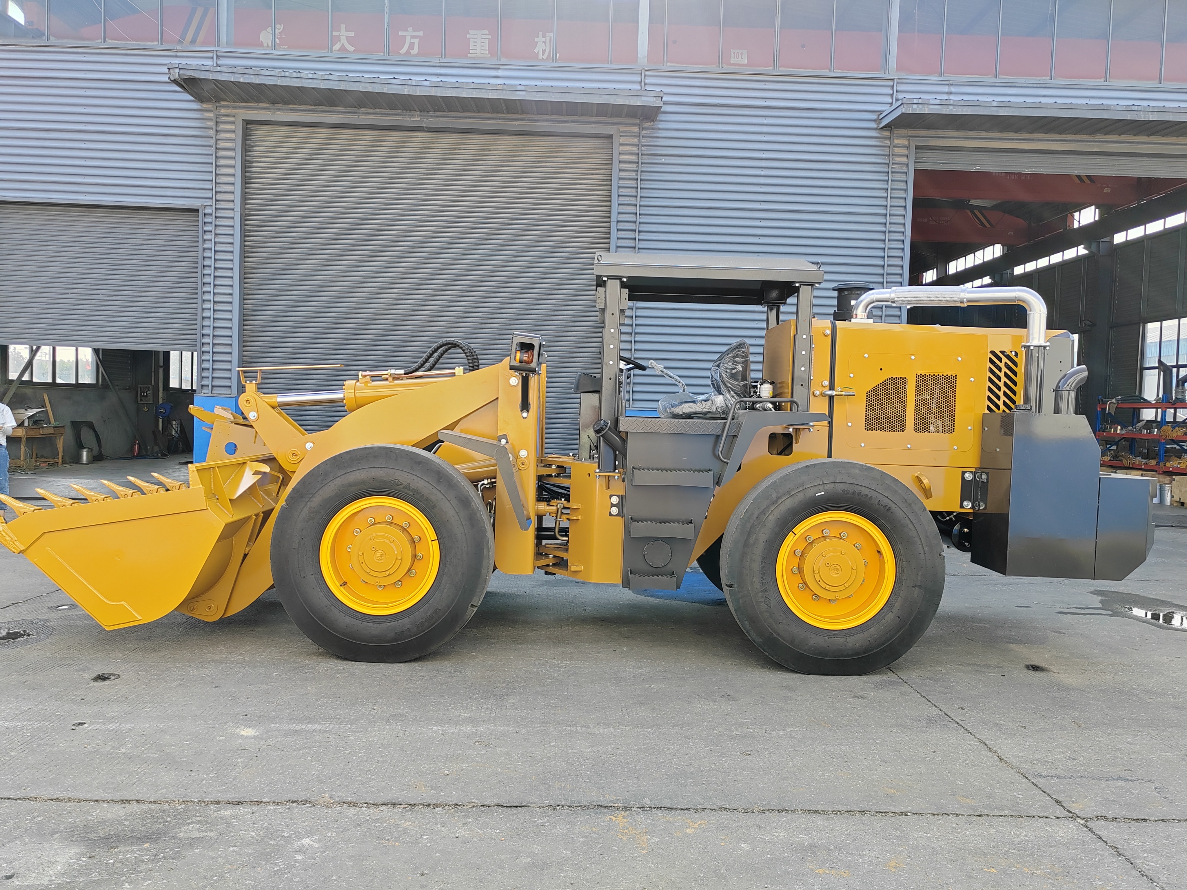 30裝載機(jī)圖片/30裝載機(jī)樣板圖 (3)