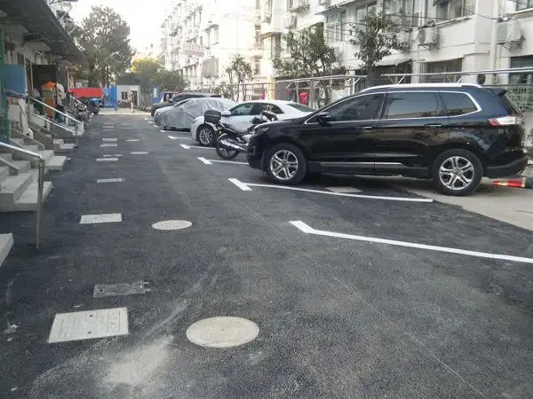 小区车道划线小区车道划线  车位画线价格 小区车道划线公司 【苏州新一苏交通设施工程有限公司】