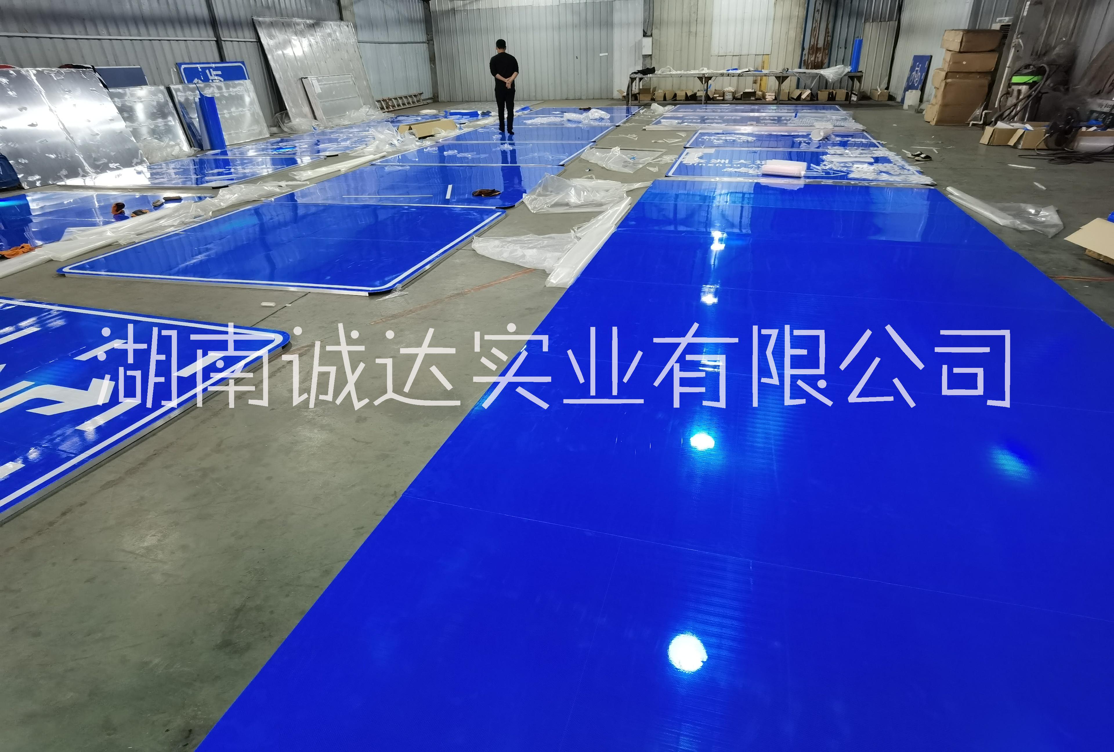 標(biāo)志桿圖片/標(biāo)志桿樣板圖 (2)