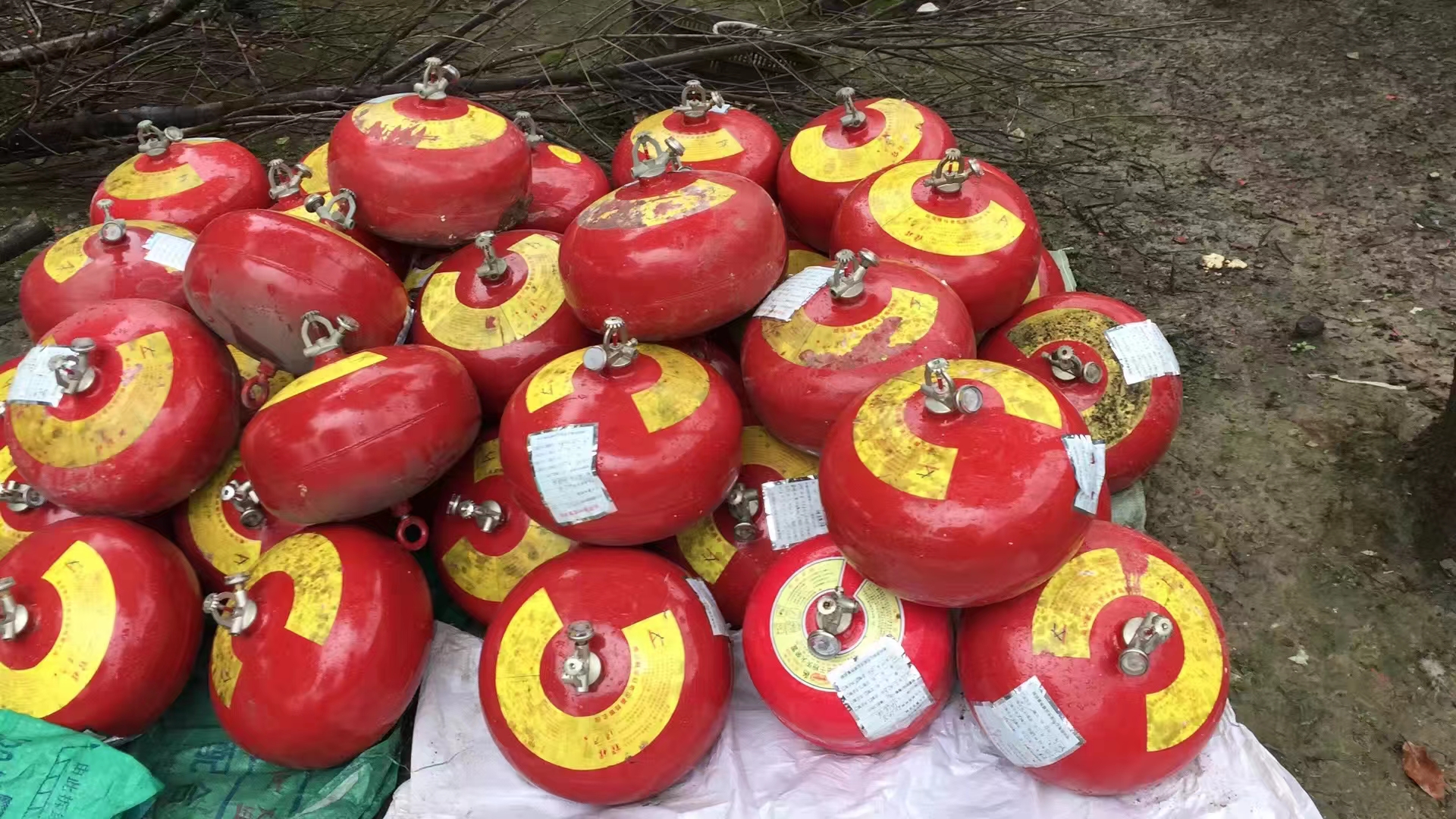 懸掛式干粉滅火器圖片/懸掛式干粉滅火器樣板圖 (3)