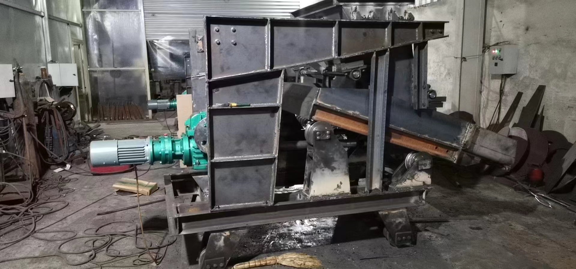 重型斜毯式加料機(jī)廠(chǎng)家圖片/重型斜毯式加料機(jī)廠(chǎng)家樣板圖 (1)