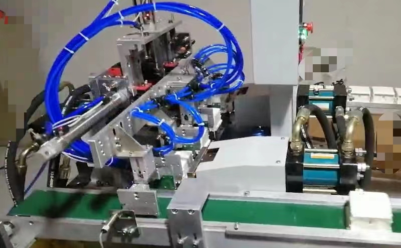 自動(dòng)沖孔機(jī)圖片/自動(dòng)沖孔機(jī)樣板圖 (2)