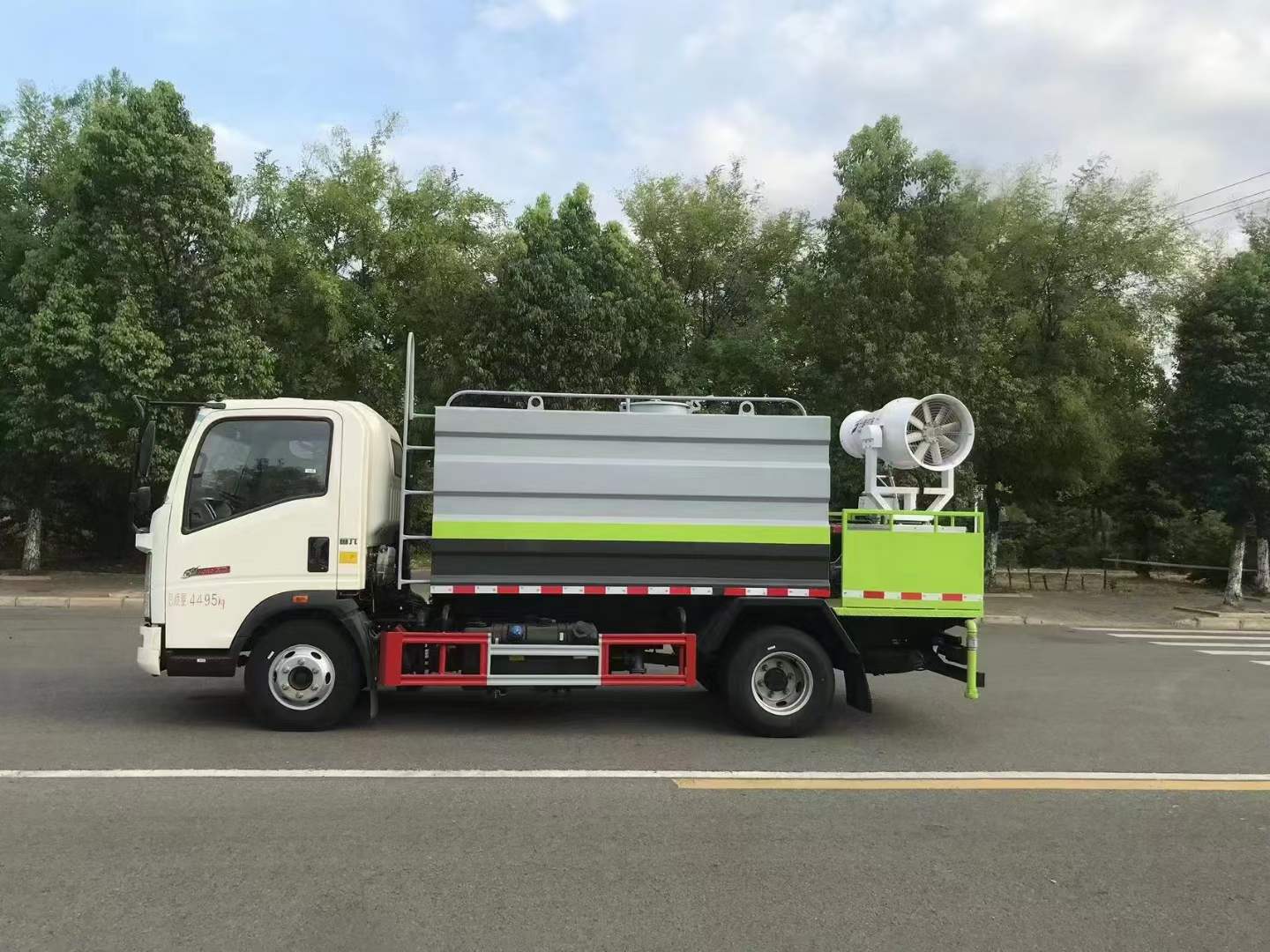 路面灑水車圖片/路面灑水車樣板圖 (2)