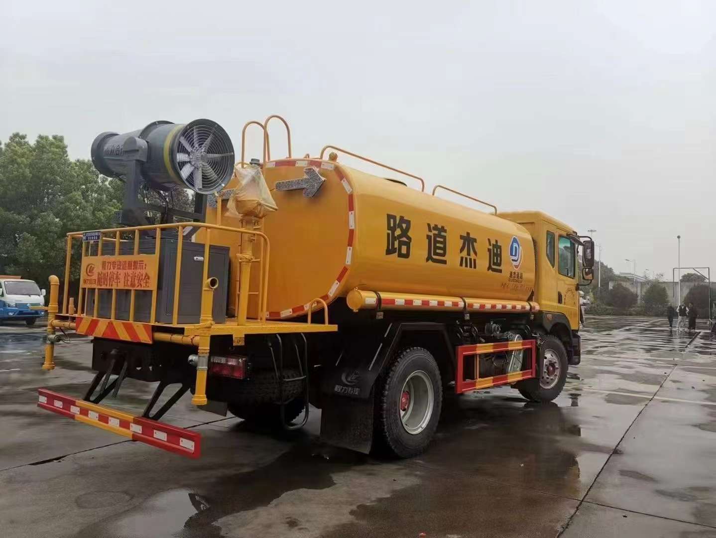 灑水車圖片/灑水車樣板圖 (2)