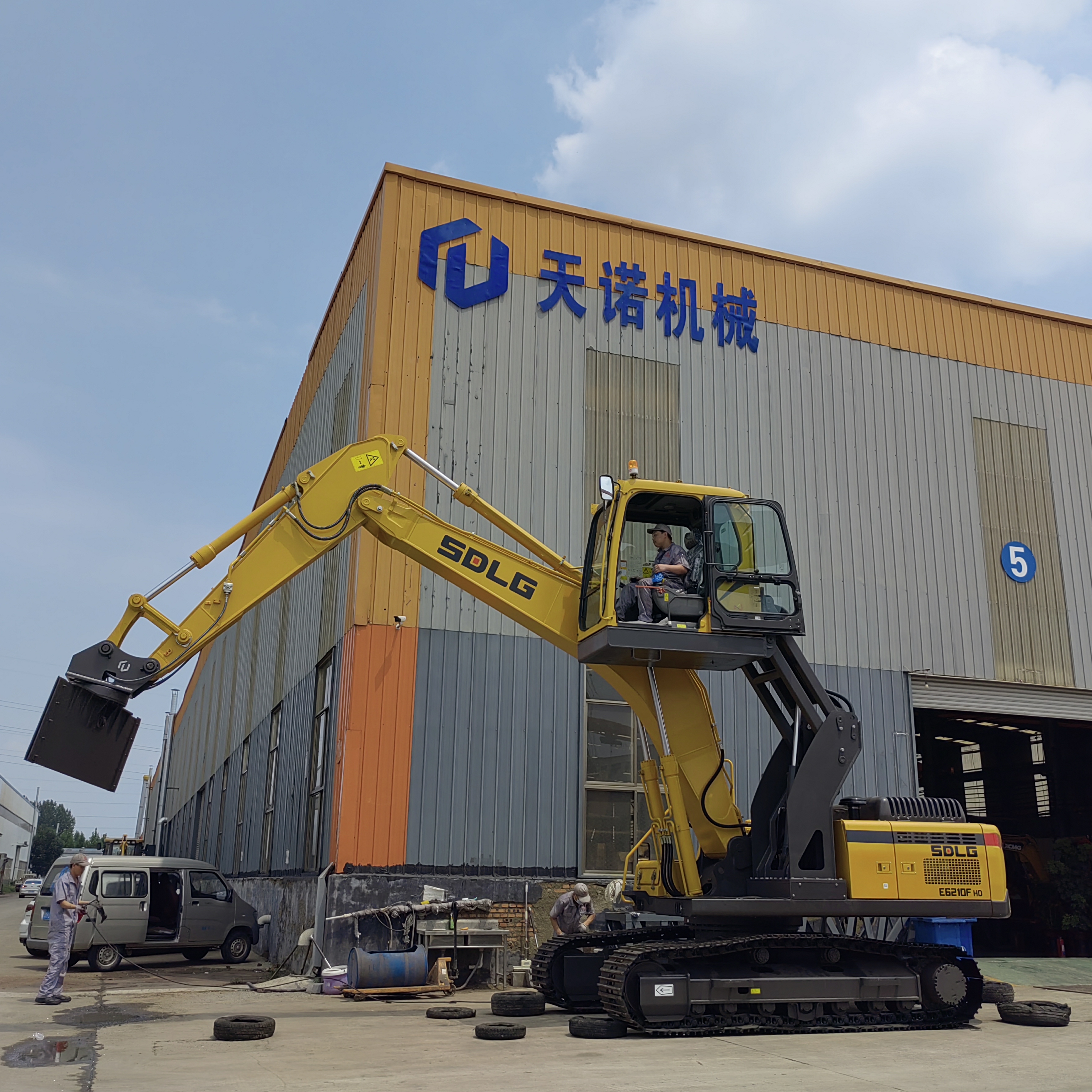 挖掘機(jī)改裝升降駕駛室 升高2.5-3.2米 平火車廂圖片/挖掘機(jī)改裝升降駕駛室 升高2.5-3.2米 平火車廂樣板圖 (1)
