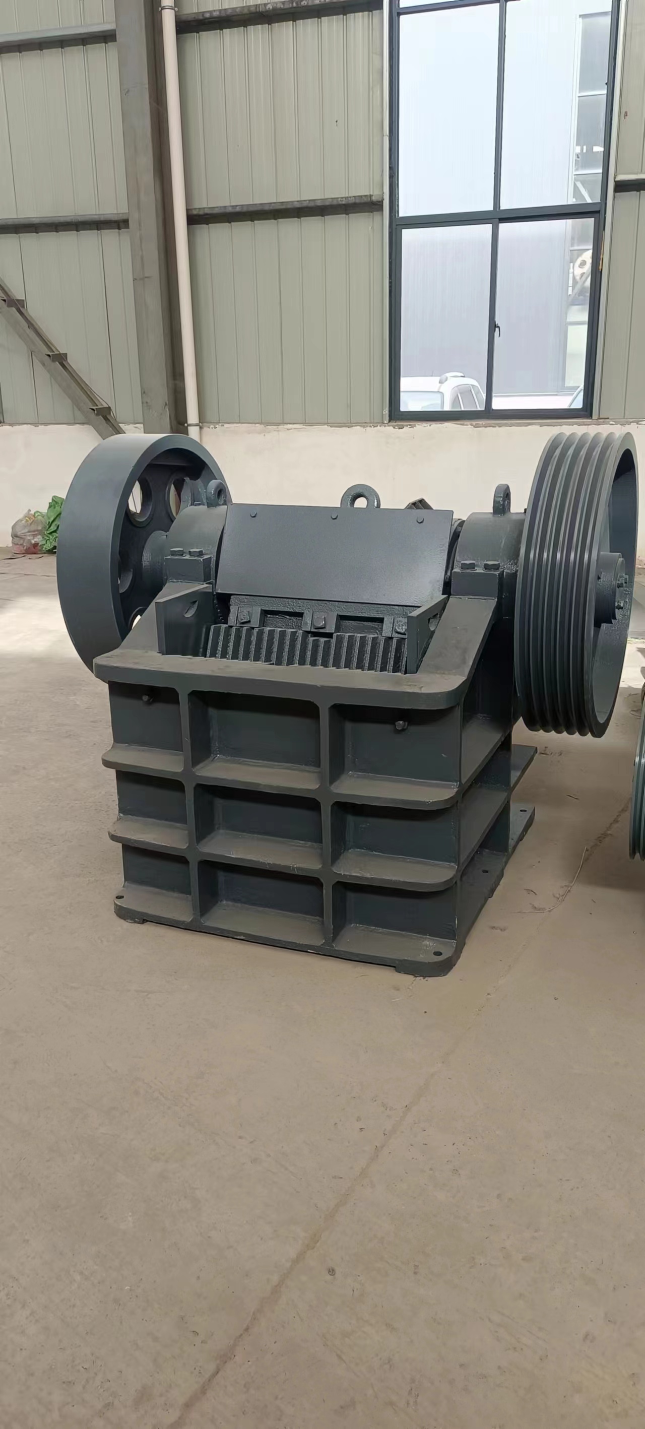 專業(yè)小型顎式破碎機(jī)廠家鄂式碎石機(jī)|鄂式破碎機(jī)顎式破碎機(jī)PEX150x750