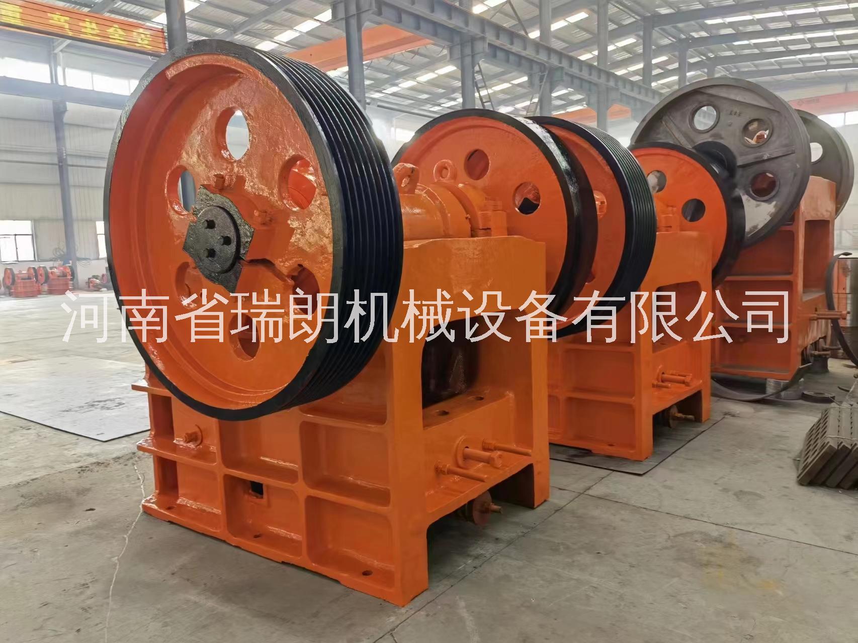 鄂破鄂式破碎機(jī)鄂破機(jī)系列顎式破石機(jī)型號(hào)價(jià)格顎式破碎機(jī)PE750x1060