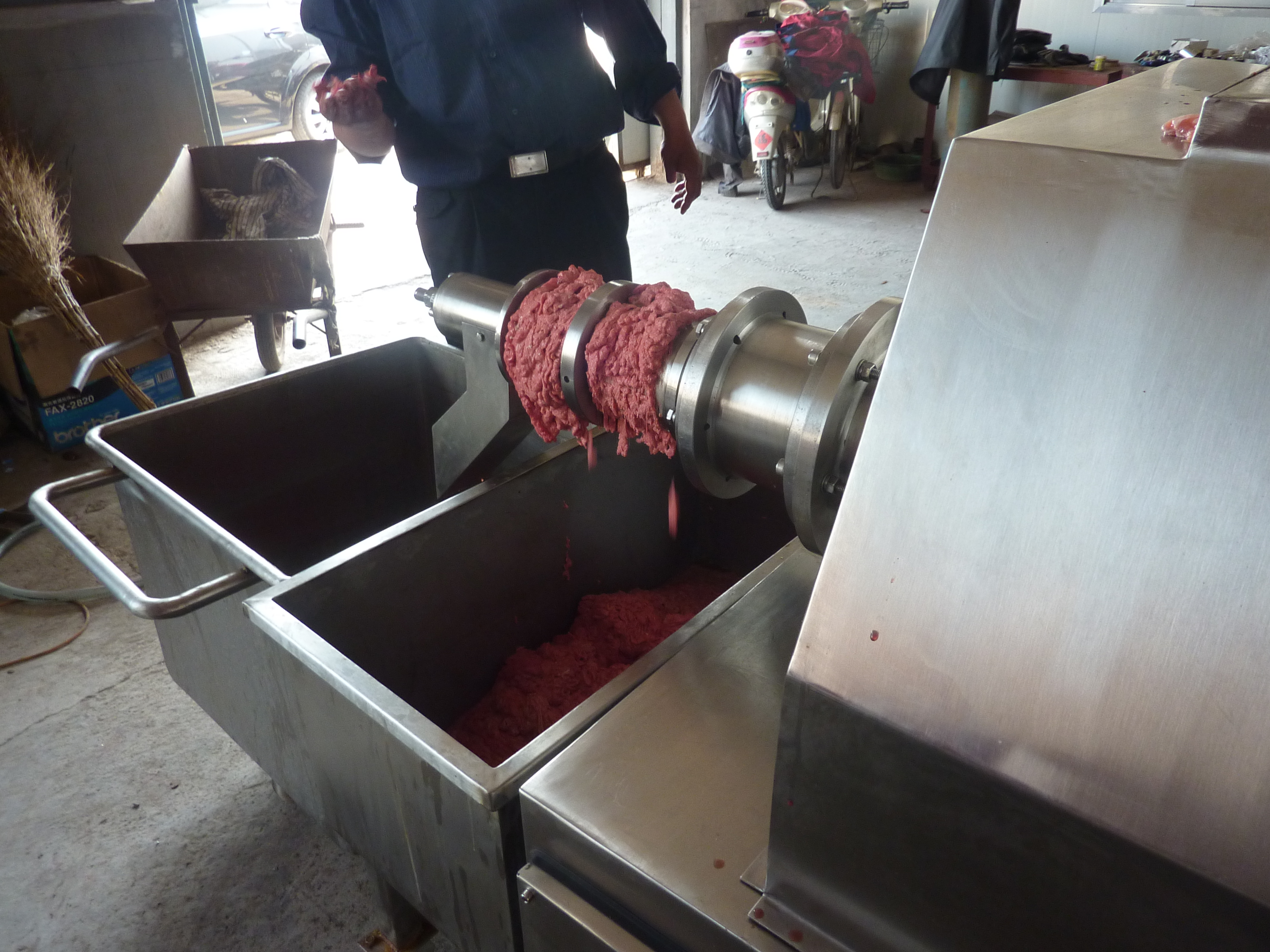 供應(yīng)濰坊優(yōu)質(zhì)骨肉分離機廠家    低溫骨肉分離機