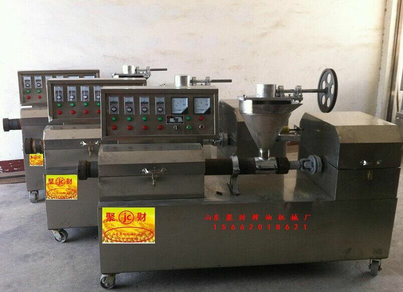 山東兗州生產(chǎn)人造肉機(jī)、豆皮機(jī)、腐竹機(jī)、蛋白肉機(jī)