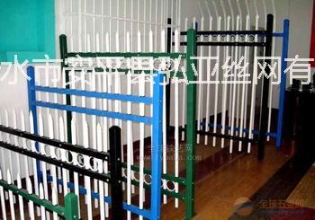 供應(yīng)鋅鋼護(hù)欄網(wǎng)