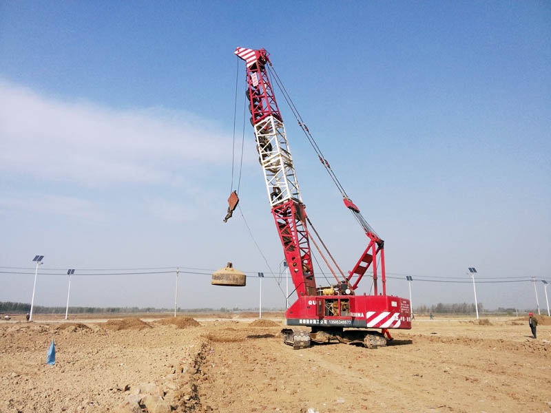 300噸強(qiáng)夯機(jī)租賃100噸米強(qiáng)夯機(jī)出租