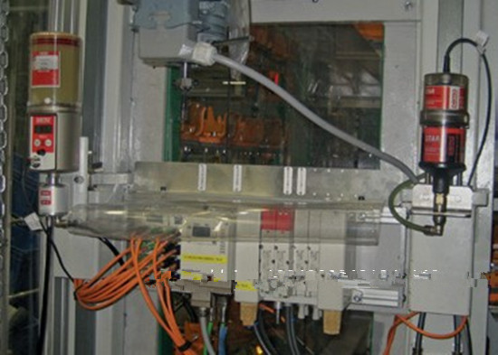 供應(yīng)用于生產(chǎn)線導(dǎo)軌的perma STAR 外接電源式智能注油器