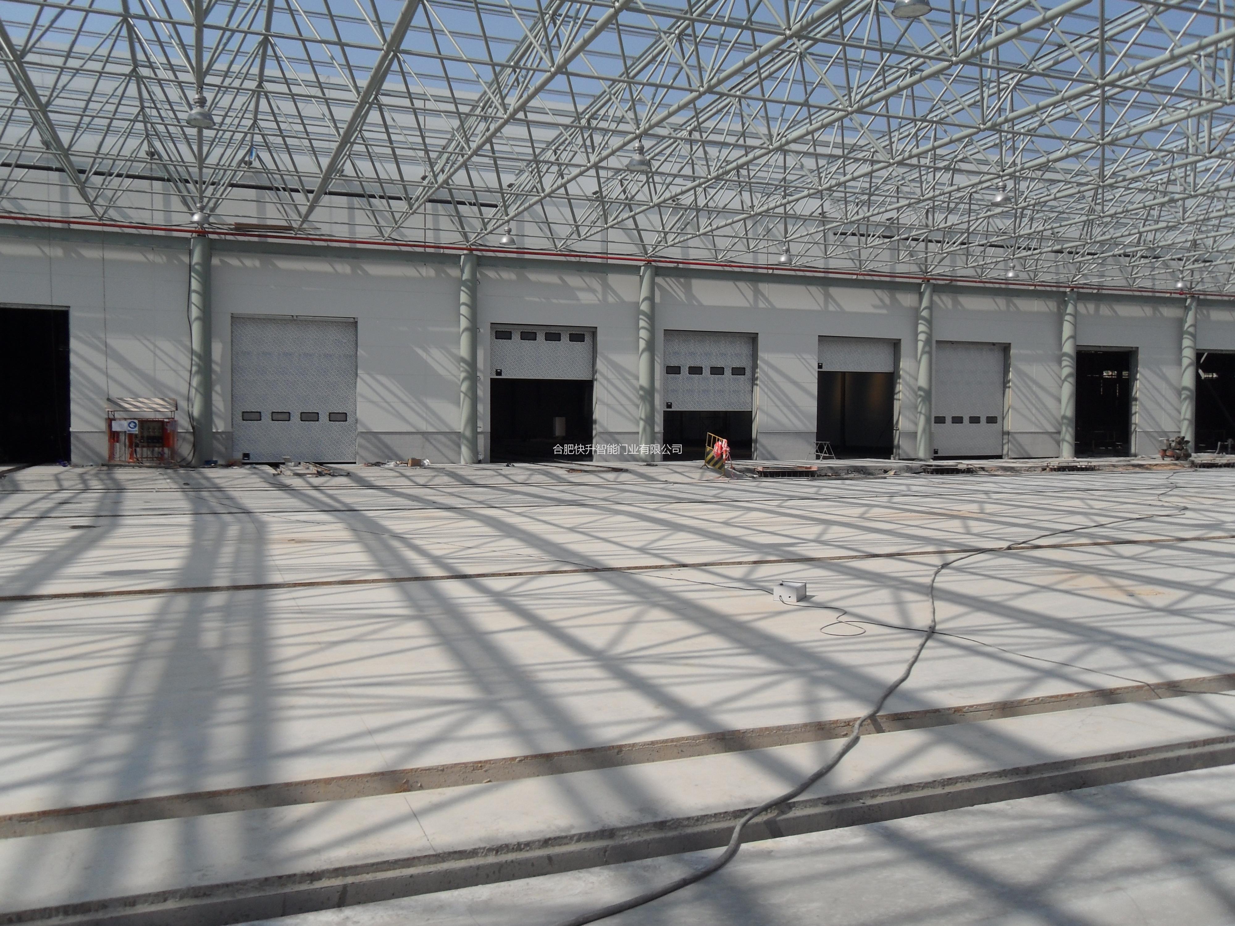 供應(yīng)用于工業(yè)廠房車間的蚌埠自動(dòng)升降門 保溫電動(dòng)滑升門