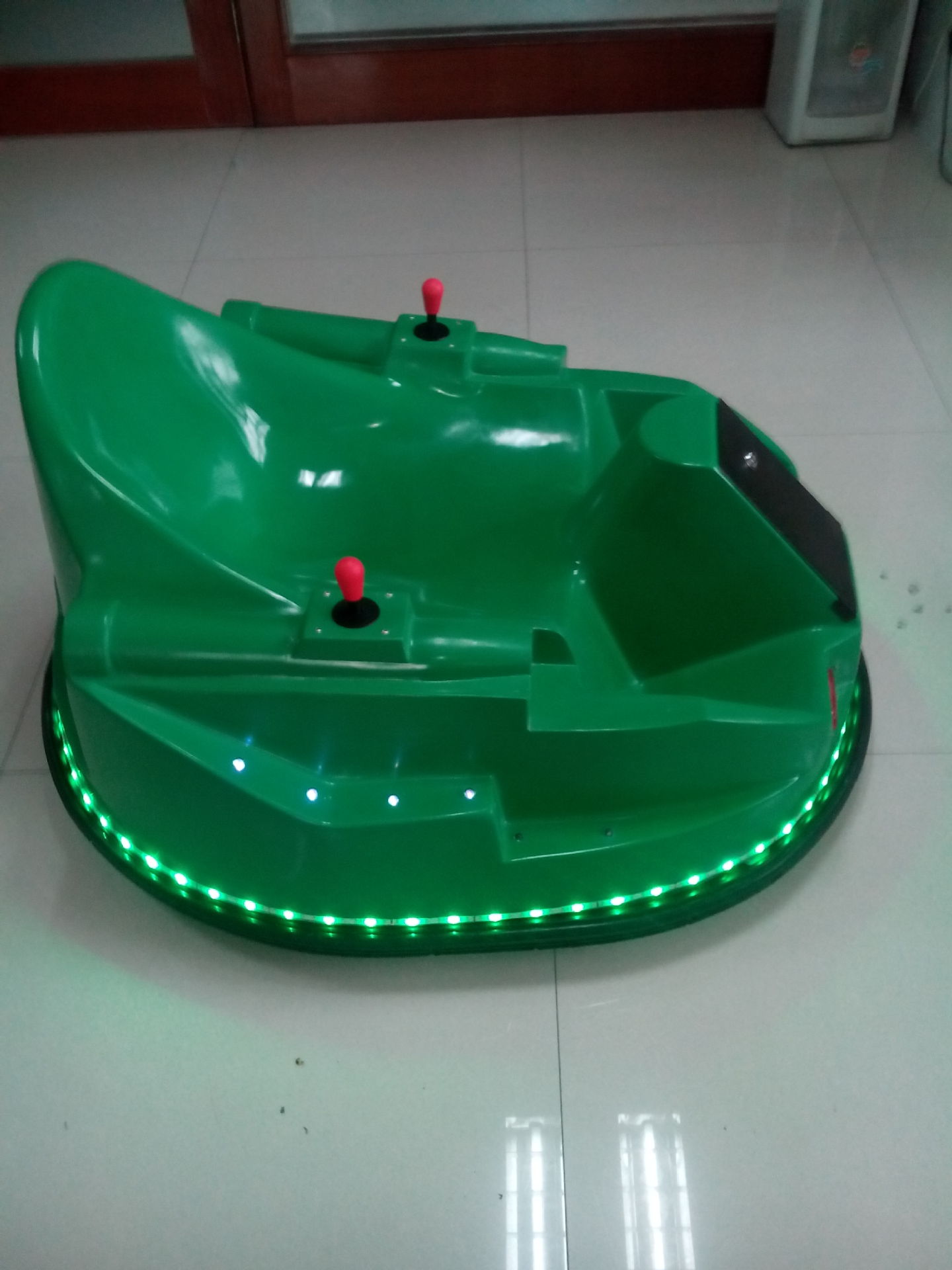 陜西廠家熱銷飛碟碰碰車，雙人碰碰車，迷你碰碰車