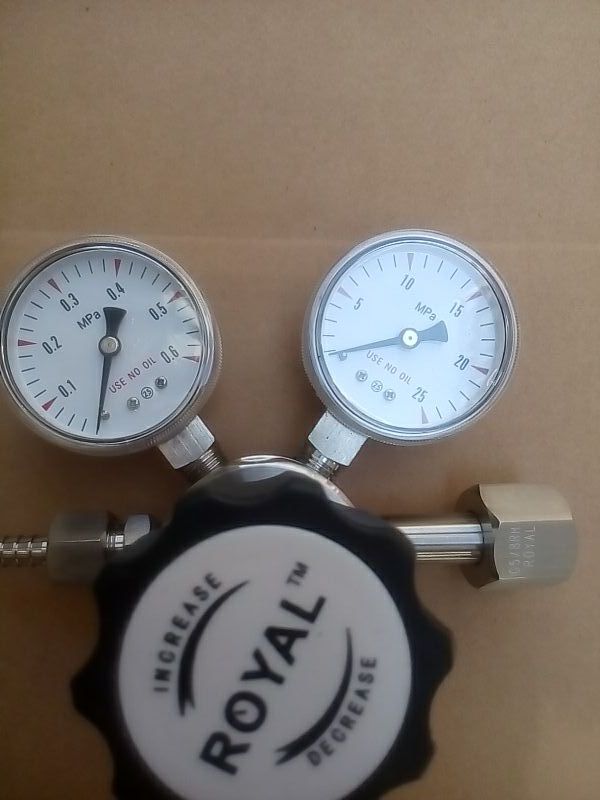 抽真空高純氣體不銹鋼減壓器,抽真空不銹鋼減壓器