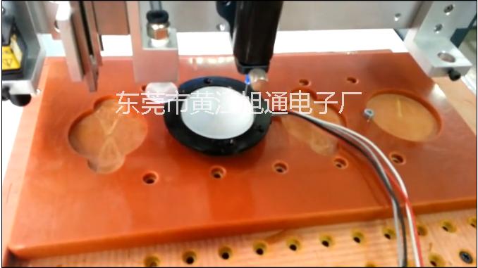 供應用于的點膠機，*潛艇觀望鏡點UV膠