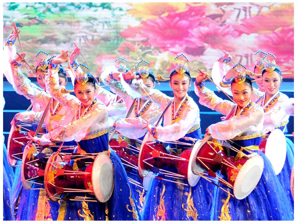 柔術(shù)雜技肩上芭蕾小丑魔術(shù)變臉主持美女不倒翁