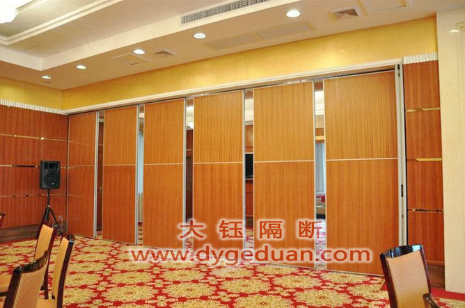 供應(yīng)多種型號(hào)活動(dòng)隔斷活動(dòng)屏風(fēng)