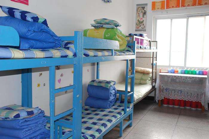 供應學校公寓床單被罩床上用品