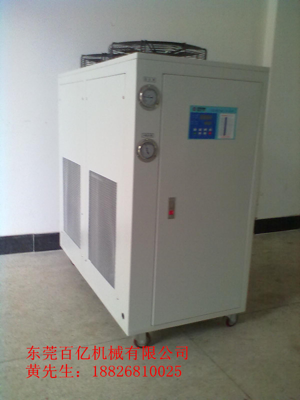 供應(yīng)冷水機(jī)，風(fēng)冷式冷水機(jī)，東莞百億冷水機(jī)，行業(yè)*。