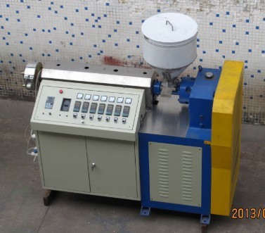 供應(yīng)塑料異型材各種擠出機(jī)