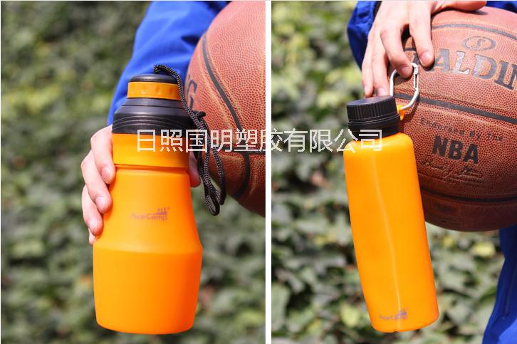 供應萊蕪創(chuàng)意硅膠杯套杯蓋廠家，萊蕪專業(yè)生產無毒硅膠杯蓋杯套廠家，萊蕪優(yōu)質星巴克咖啡杯蓋定做電話