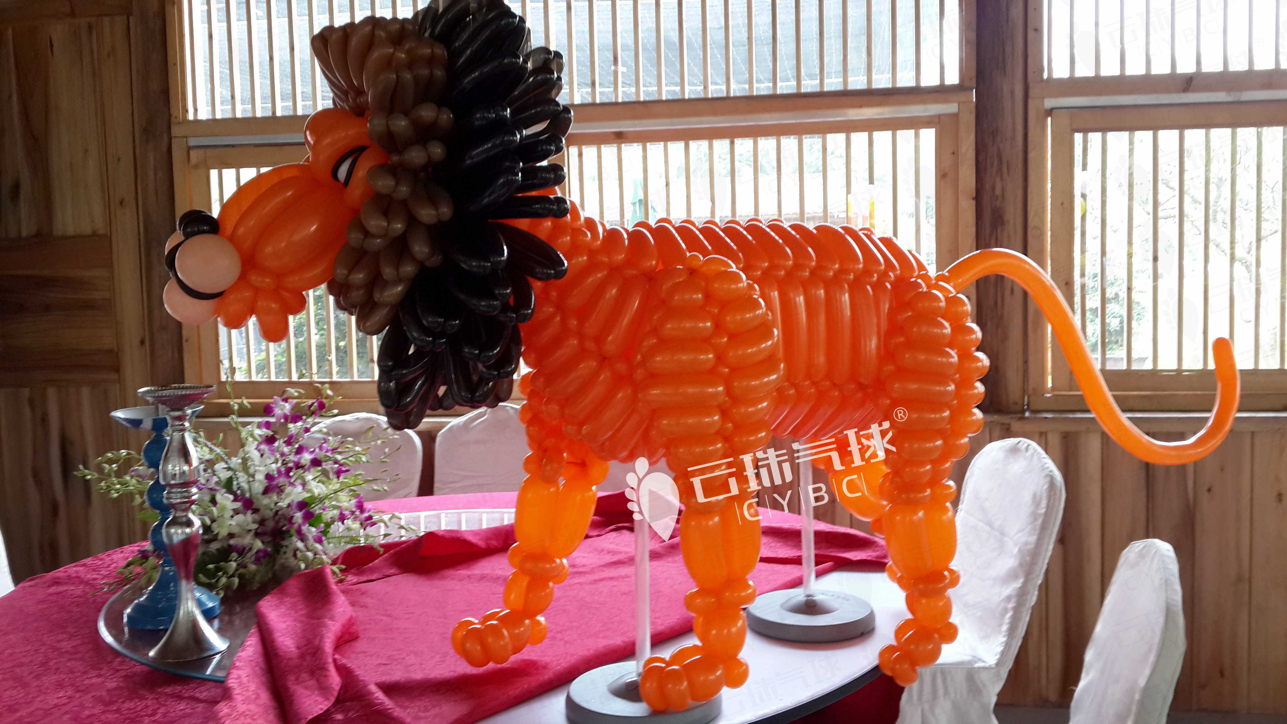 供應(yīng)獅子氣球/氣球造型/成都?xì)馇颡{子