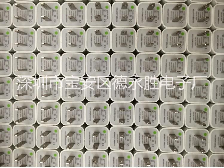 供應(yīng)迷你小綠點(diǎn)充電器 小方塊USB充電器