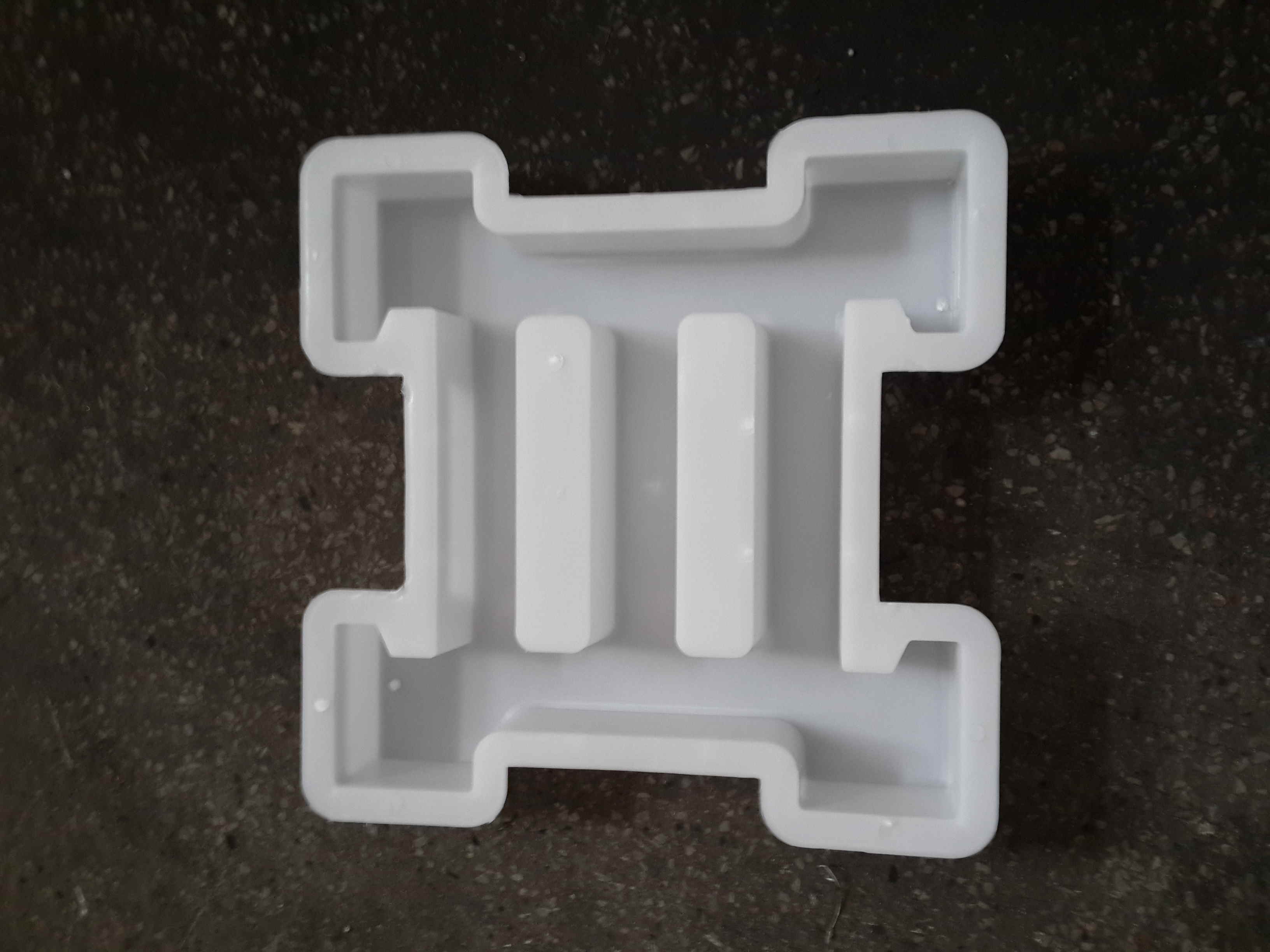 實(shí)心六角護(hù)坡模具