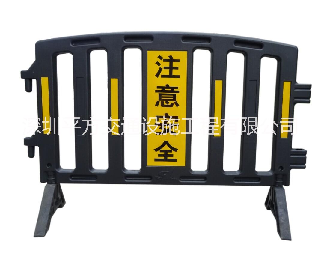 供應(yīng)用于道路施工隔離的深圳膠馬生產(chǎn)廠家 深圳塑料護(hù)欄 塑料鐵馬