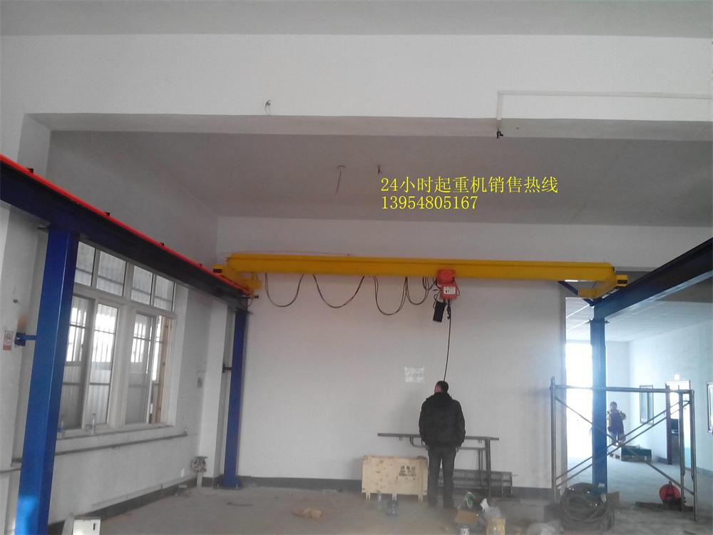 供應(yīng)山東起重機(jī)廠家電話