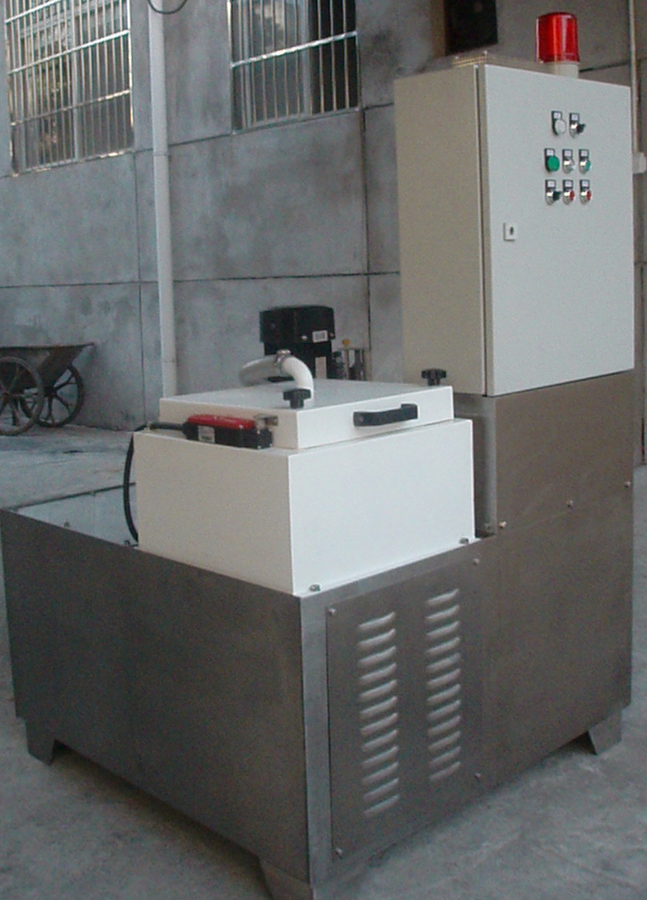 供應(yīng)高性能光學(xué)磨削液過濾機(jī)YL-75SCB
