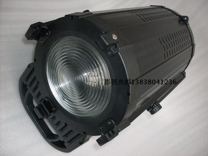 供應(yīng)演播室影視聚光燈GX-LED200WJD大功率攝影聚光燈電影視劇組補(bǔ)光打光燈DMX512數(shù)字信號(hào)調(diào)光