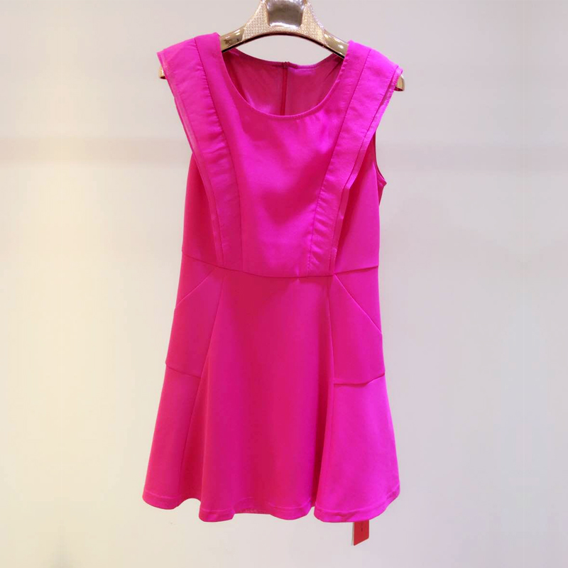 東莞市衣伽木翌服飾供應(yīng)木翌服裝尾貨用于搭配的木翌秋裝