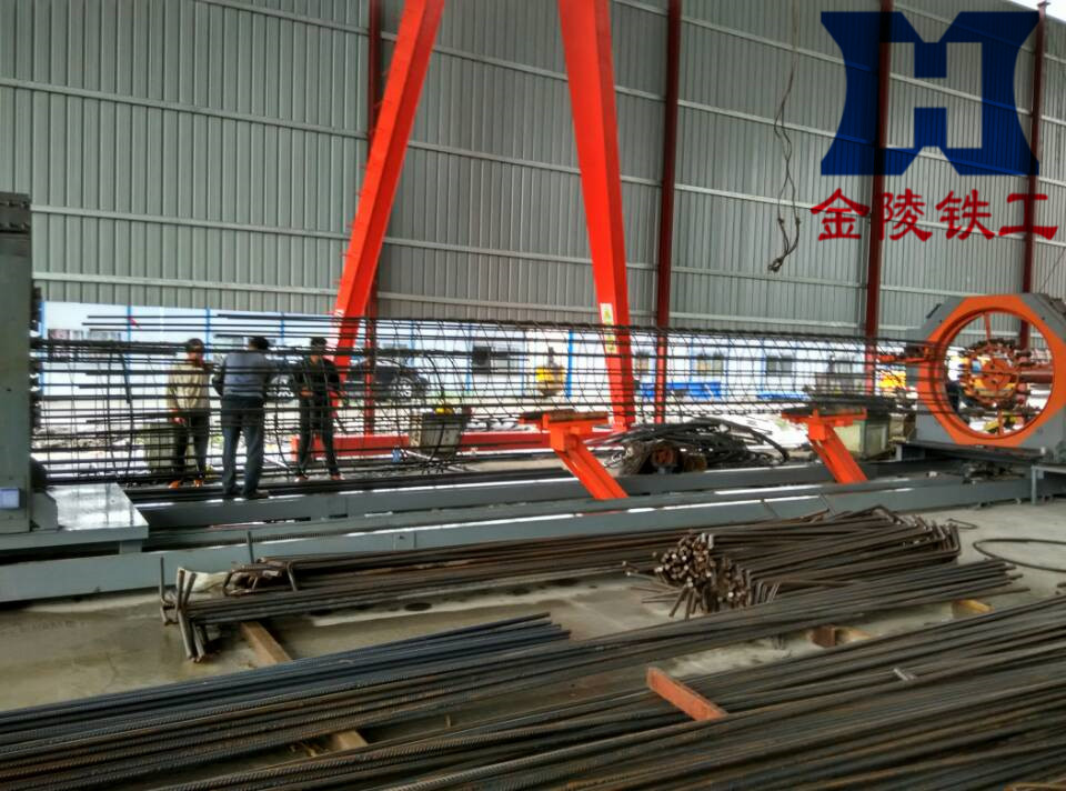 供應(yīng)高速公路標(biāo)準(zhǔn)化鋼筋籠滾焊機