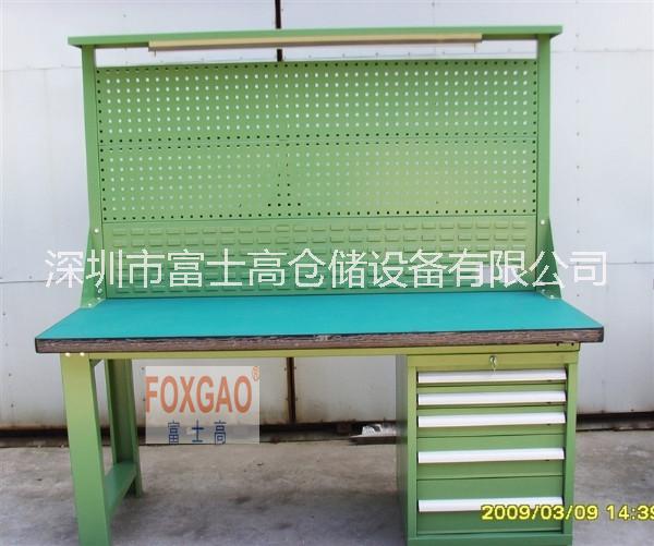 供應(yīng)鉗工工作臺廠家直銷，深圳鉗工工作臺銷售，實訓(xùn)室鉗工臺哪里好