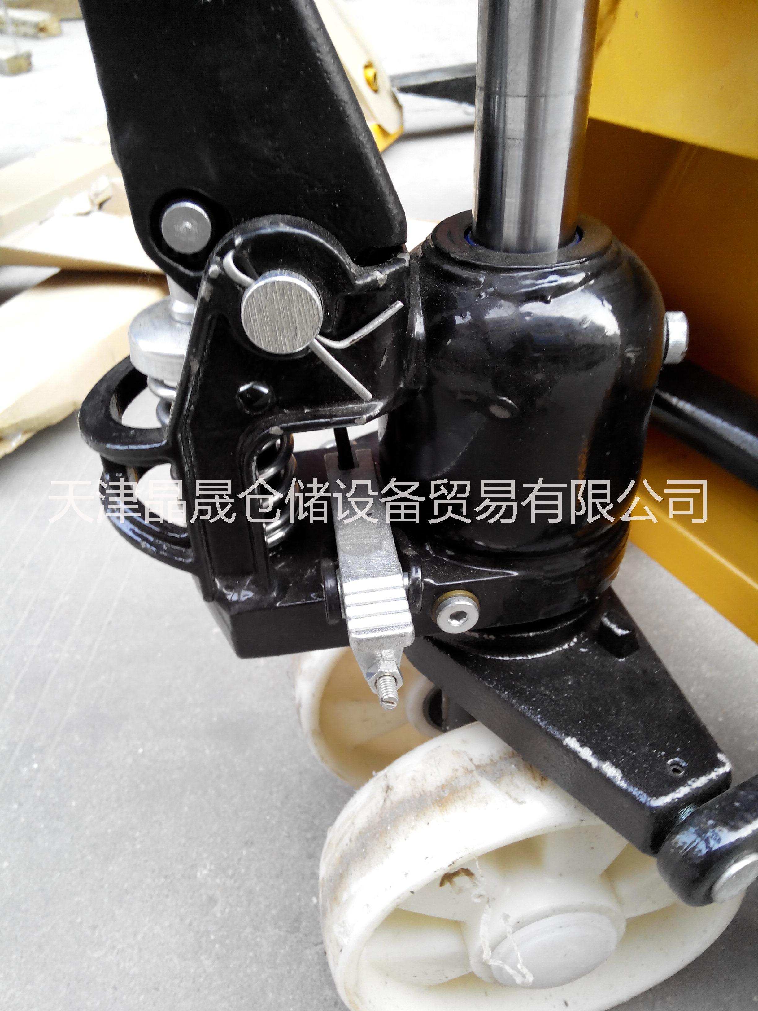 供應(yīng)滄州地牛廊坊地牛晶晟倉儲批發(fā)，手動搬運車，搬運車載重，搬運車報價，地牛哪里有賣