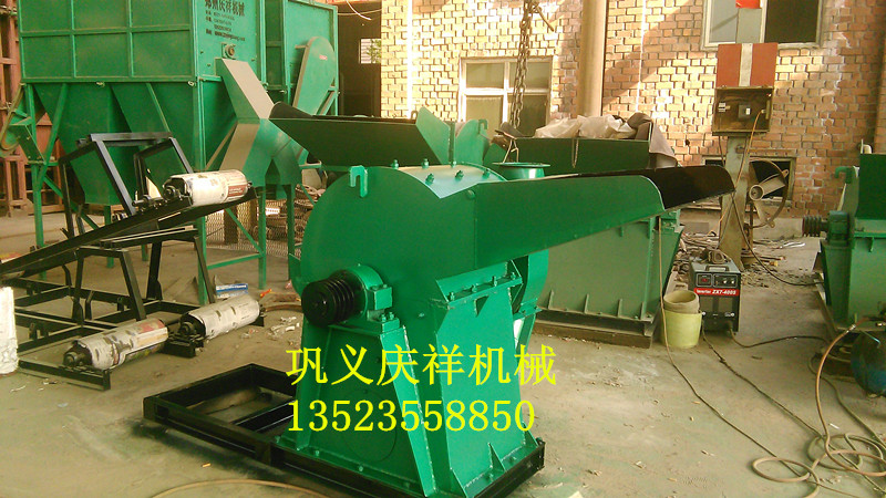 供應(yīng)大型高產(chǎn)玉米芯粉碎機(jī)|*玉米芯粉碎機(jī)價(jià)格