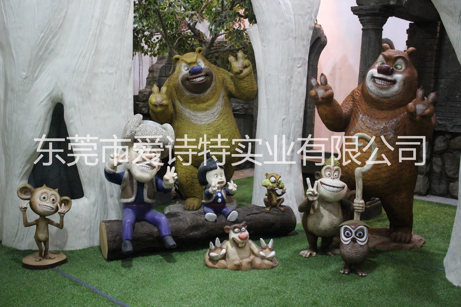 供應(yīng)玻璃鋼雕塑室內(nèi)光頭強(qiáng)家族玻璃鋼雕塑擺件工程綠雕廠家定制