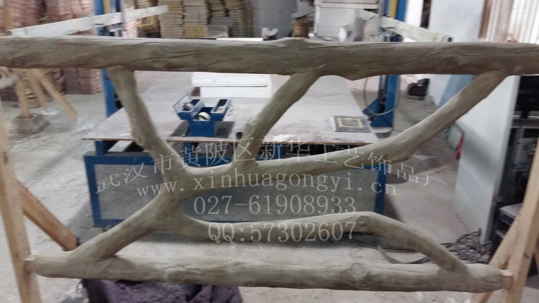 供應(yīng)仿木護(hù)欄 景觀仿木圍欄 仿木桌椅板凳 仿樹(shù)木模具