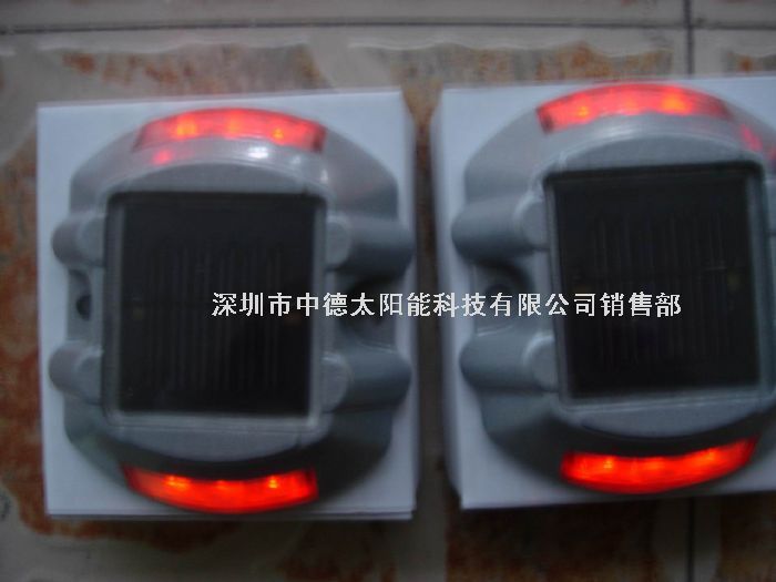 供應(yīng)用于發(fā)電的中德太陽(yáng)能100W板