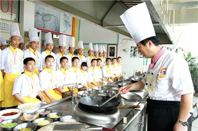 學(xué)廚師到保定虎振廚師學(xué)校技校,河北人都知道