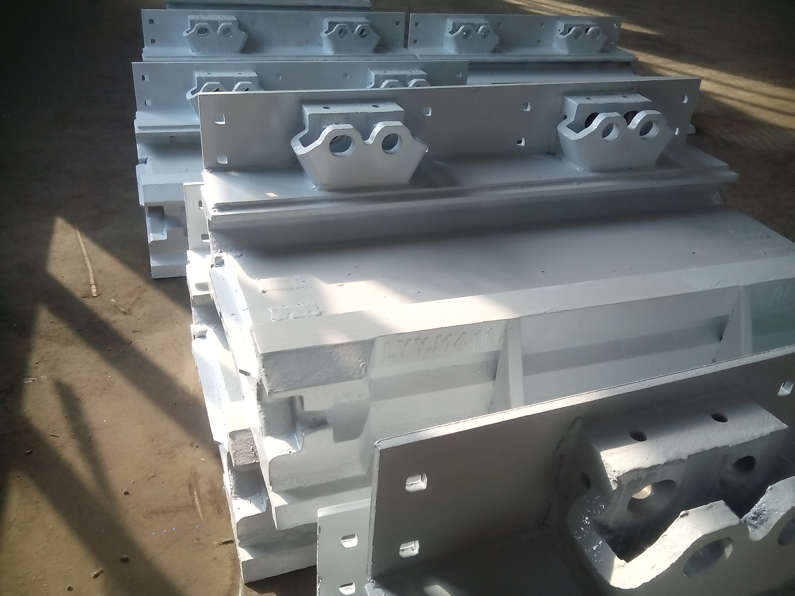 供應(yīng)用于刮板機(jī)對接專|轉(zhuǎn)載機(jī)的*供應(yīng)山西煤機(jī)大型鑄造中部槽 中部槽價格